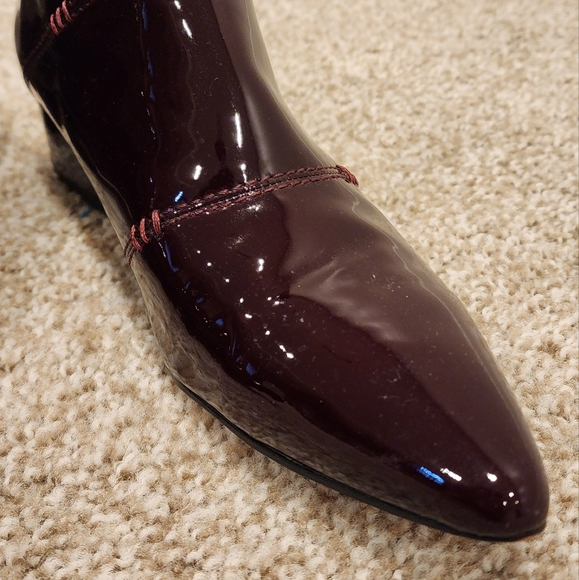 NWOT Pointed toe patent leather booties - Picture 5 of 12